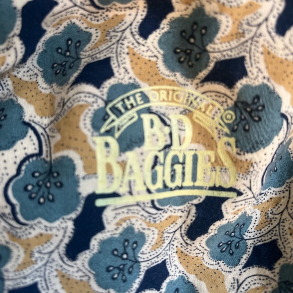 Men’s Floral Print Button Down - Picture 2 of 3